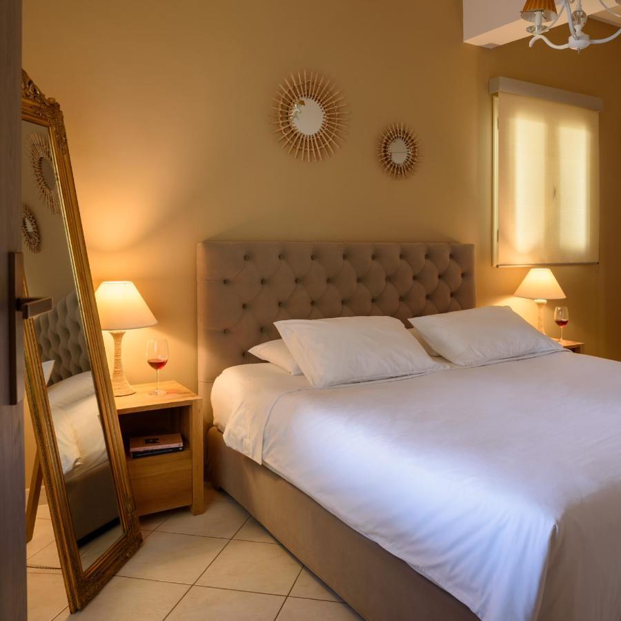 Suite Home Santorini Φηρά Εξωτερικό φωτογραφία