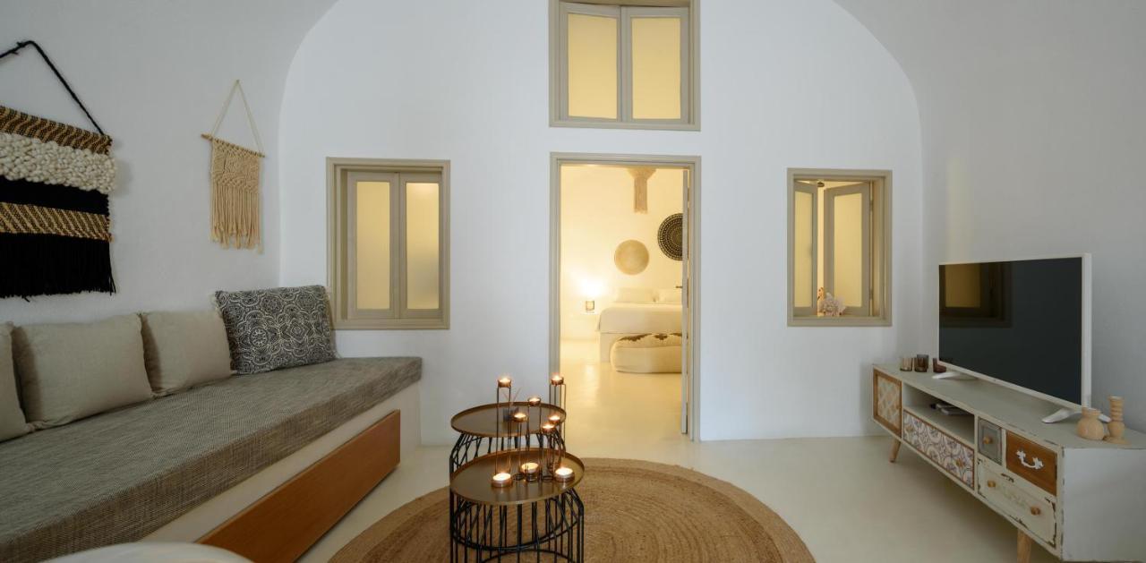 Suite Home Santorini Φηρά Εξωτερικό φωτογραφία