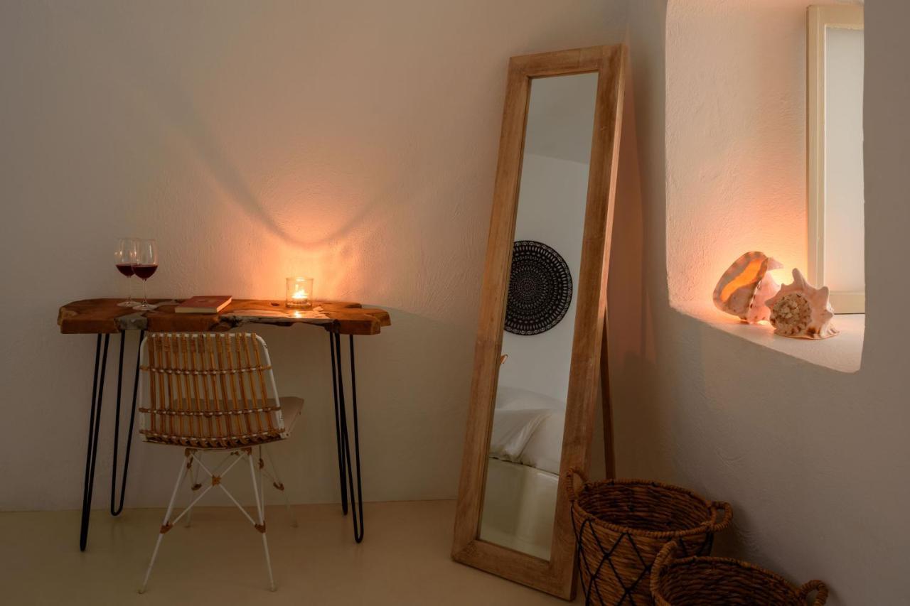 Suite Home Santorini Φηρά Εξωτερικό φωτογραφία